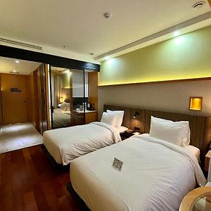Baymond Hotel